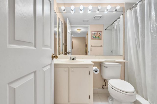 10643 W Clairmont Circle 202, Tamarac, FL 33321