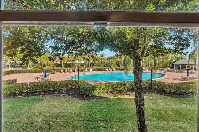 10643 W Clairmont Circle 202, Tamarac, FL 33321