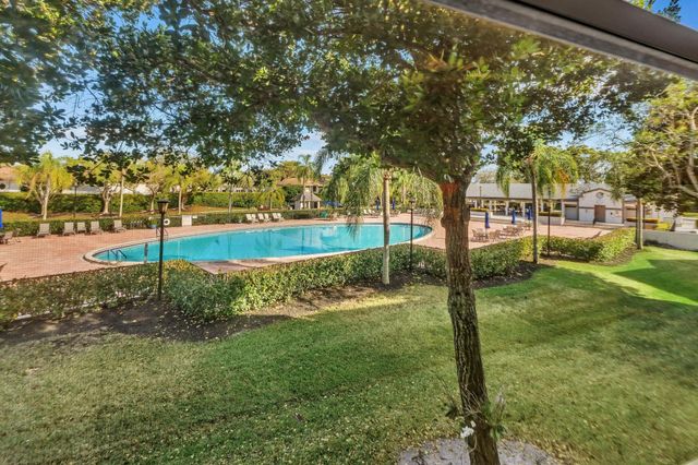 10643 W Clairmont Circle 202, Tamarac, FL 33321