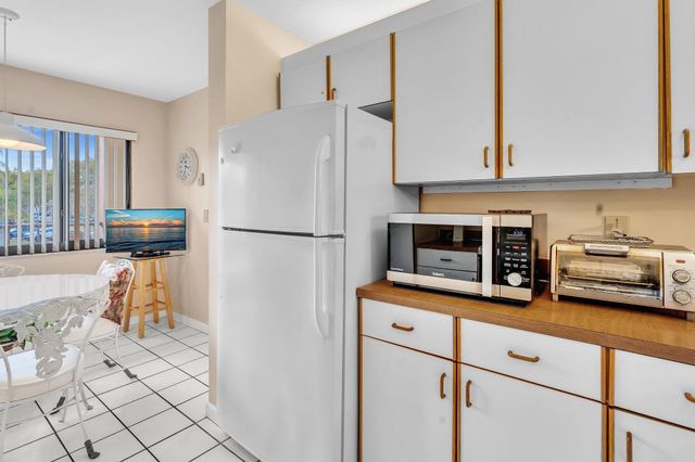 10643 W Clairmont Circle 202, Tamarac, FL 33321