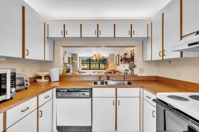 10643 W Clairmont Circle 202, Tamarac, FL 33321