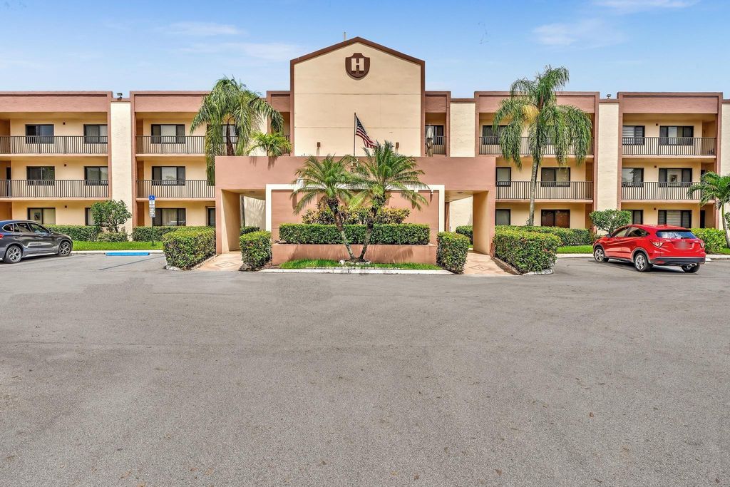 10643 W Clairmont Circle 202, Tamarac, FL 33321