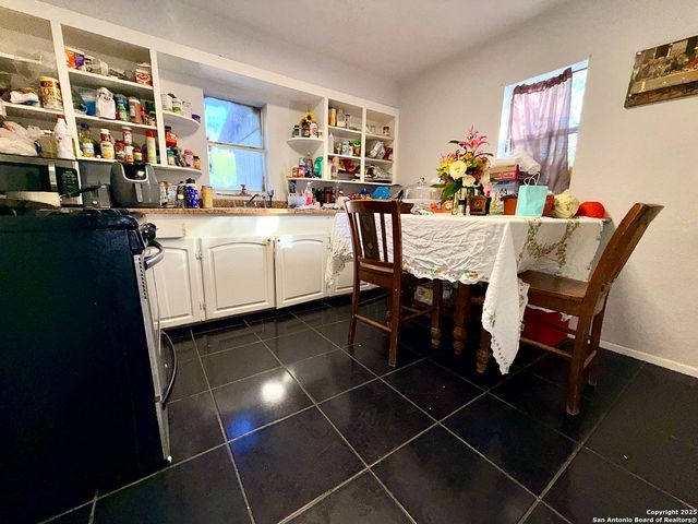 957 Crystal, San Antonio, TX 78211