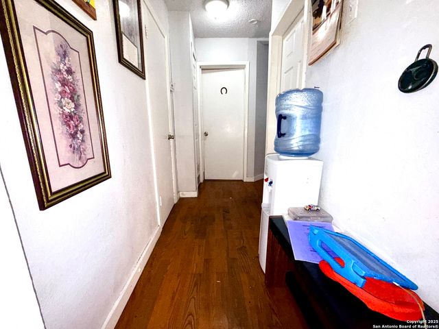 957 Crystal, San Antonio, TX 78211