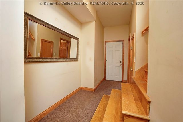 947 Gordon Drive, Charleston, WV 25303