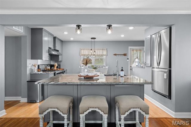 9208 Southview Lane, St Louis, MO 63123