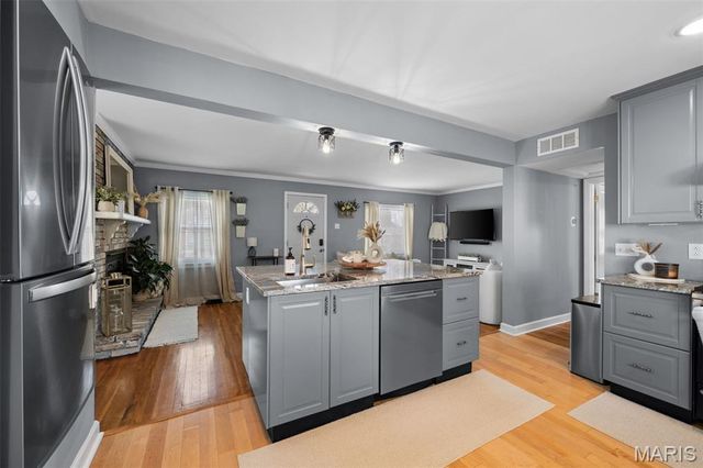 9208 Southview Lane, St Louis, MO 63123