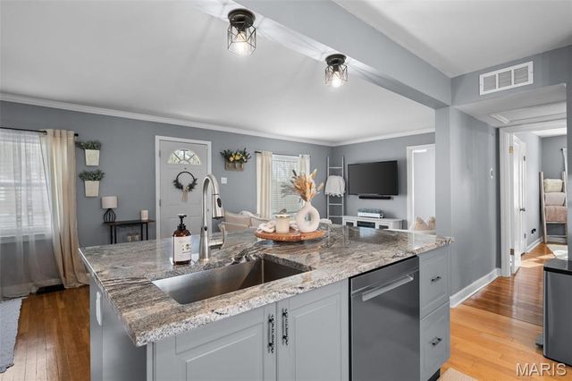 9208 Southview Lane, St Louis, MO 63123