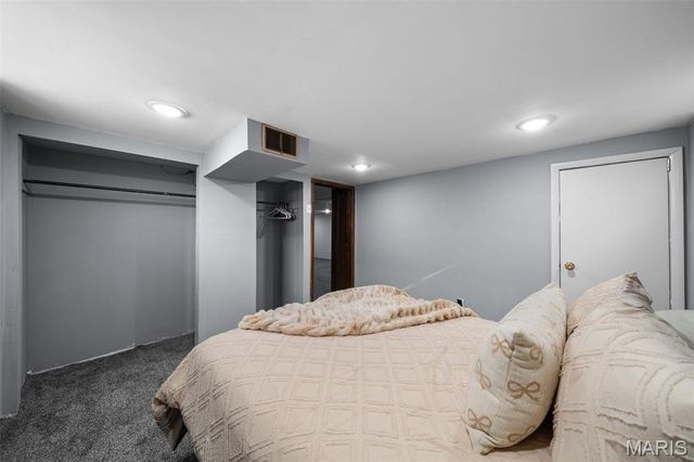 9208 Southview Lane, St Louis, MO 63123