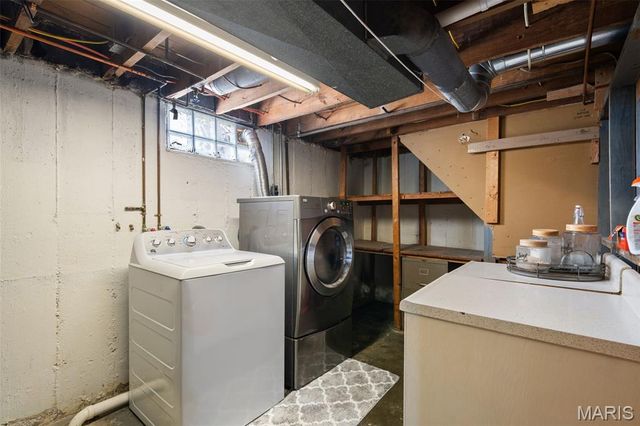 9208 Southview Lane, St Louis, MO 63123