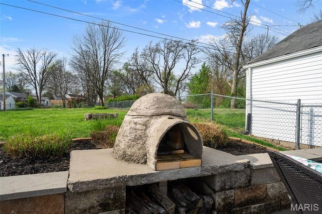 9208 Southview Lane, St Louis, MO 63123