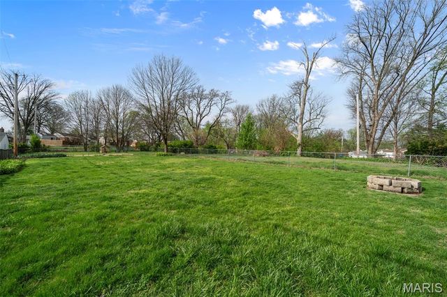 9208 Southview Lane, St Louis, MO 63123