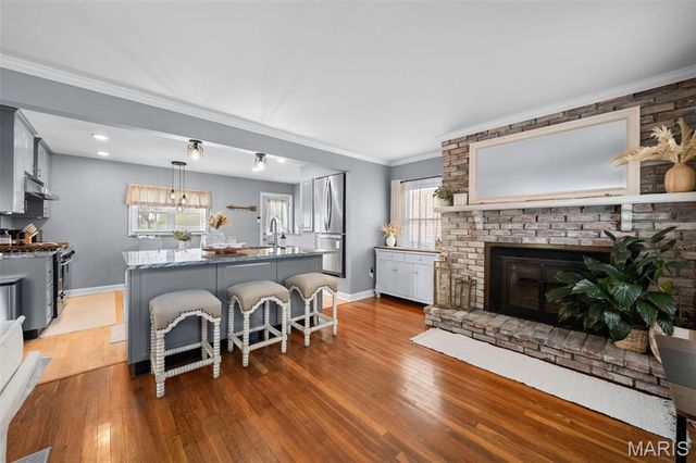 9208 Southview Lane, St Louis, MO 63123