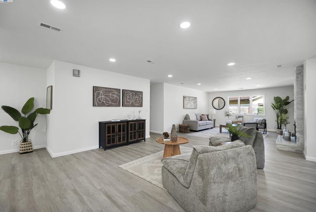 1662 Dorchester Pl, Concord, CA 94519