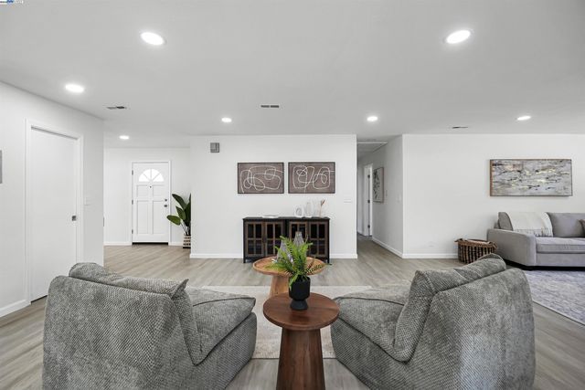 1662 Dorchester Pl, Concord, CA 94519