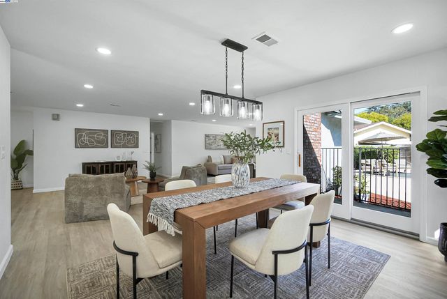 1662 Dorchester Pl, Concord, CA 94519