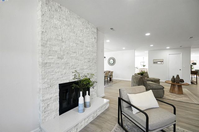 1662 Dorchester Pl, Concord, CA 94519