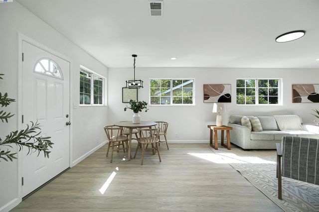 1662 Dorchester Pl, Concord, CA 94519