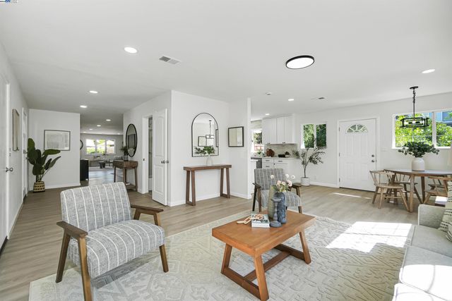 1662 Dorchester Pl, Concord, CA 94519