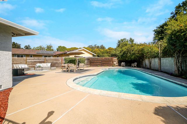 1662 Dorchester Pl, Concord, CA 94519