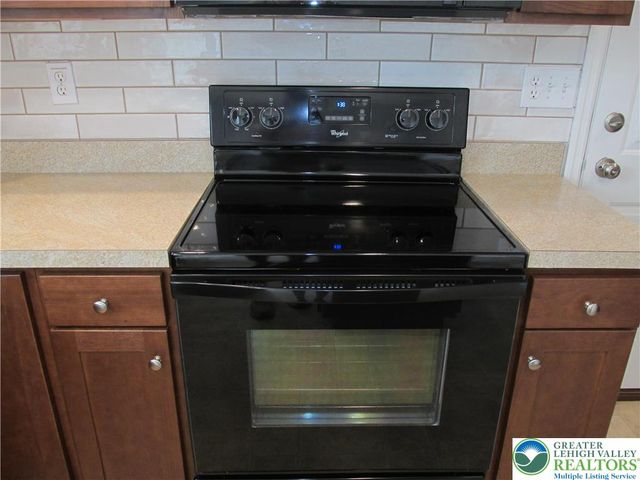 3813 Belcourt Road, Forks Twp, PA 18040