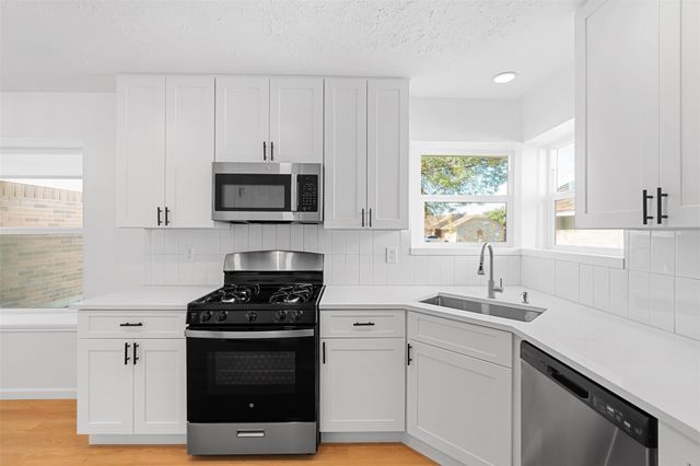 16307 Essex CV, Pflugerville, TX 78660