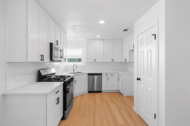 16307 Essex CV, Pflugerville, TX 78660