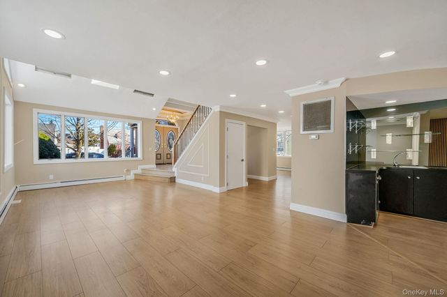 1027 Windermere Road, Franklin Square, NY 11010