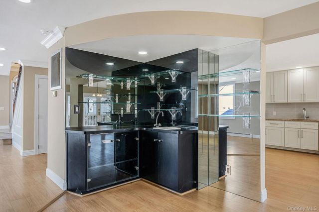 1027 Windermere Road, Franklin Square, NY 11010