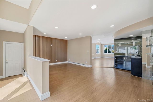 1027 Windermere Road, Franklin Square, NY 11010