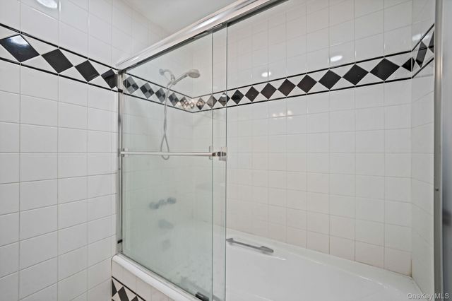 1027 Windermere Road, Franklin Square, NY 11010