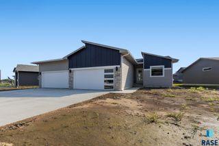 6908 W 5th St, Sioux Falls, SD 57107