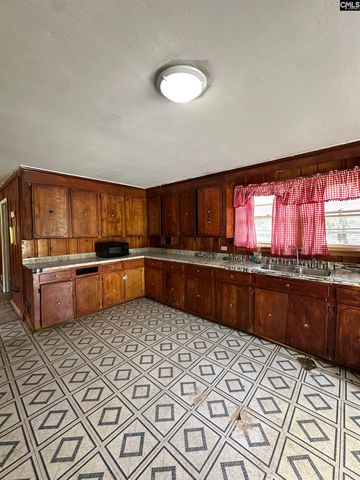 1136 Main Street, West Columbia, SC 29170