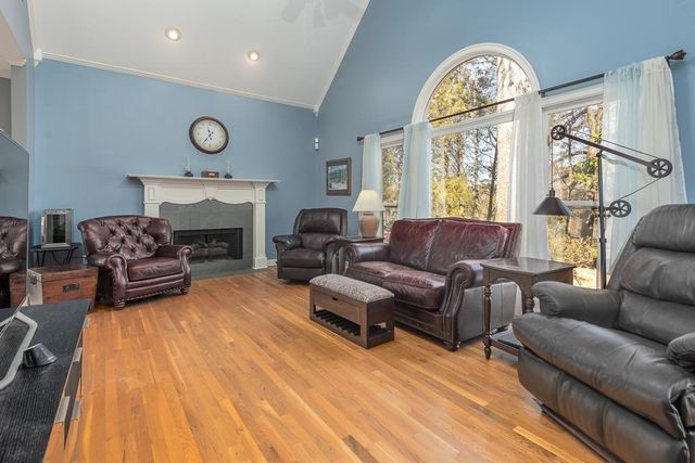 8746 RIVER HOLLOW DR, Memphis, TN 38016