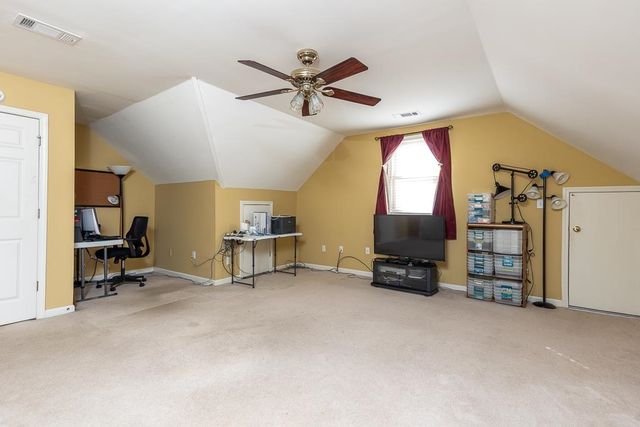 8746 RIVER HOLLOW DR, Memphis, TN 38016