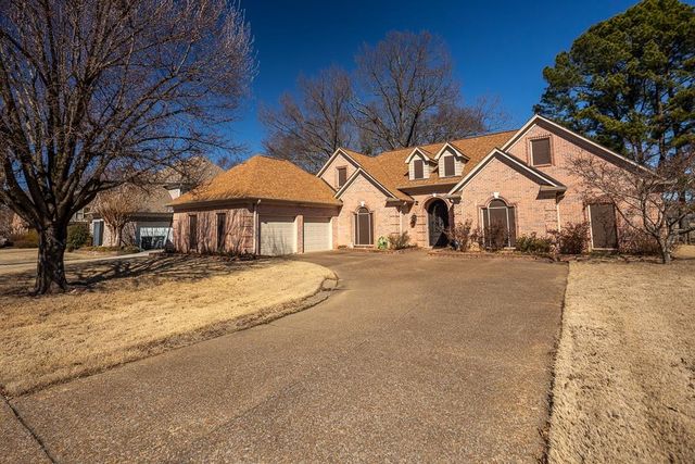 8746 RIVER HOLLOW DR, Memphis, TN 38016