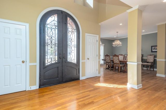 8746 RIVER HOLLOW DR, Memphis, TN 38016