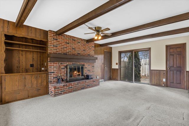 370 Douglas LANE, Cedarburg, WI 53012