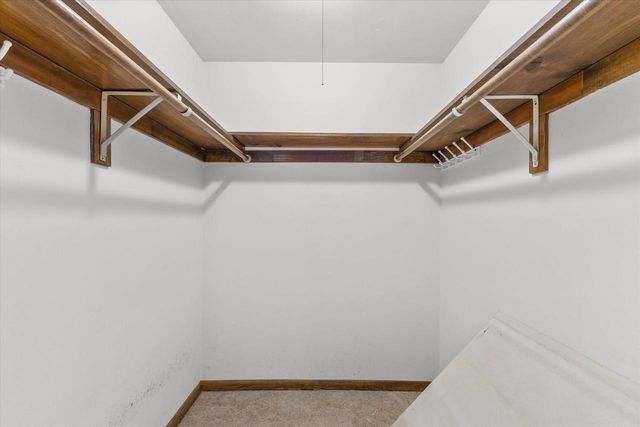 370 Douglas LANE, Cedarburg, WI 53012