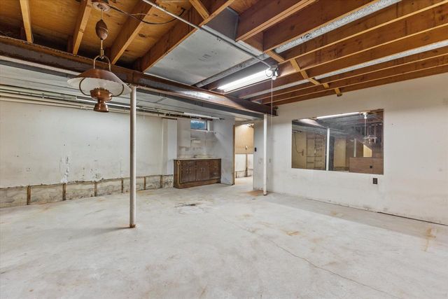 370 Douglas LANE, Cedarburg, WI 53012