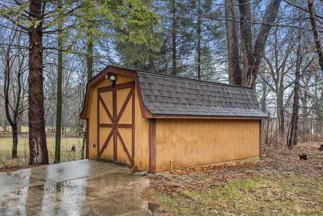 370 Douglas LANE, Cedarburg, WI 53012