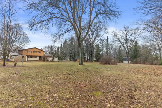 370 Douglas LANE, Cedarburg, WI 53012