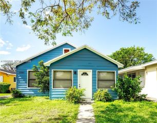 11080 Peachtree Drive, Miami, FL 33161