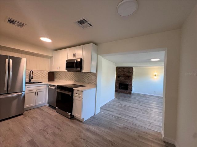 7224 VALIANT COURT, Orlando, FL 32818