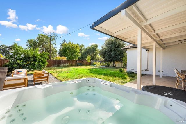 337 Bettencourt St, Sonoma, CA 95476