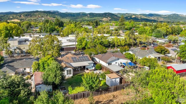 337 Bettencourt St, Sonoma, CA 95476