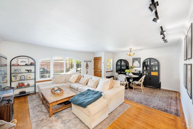 337 Bettencourt St, Sonoma, CA 95476