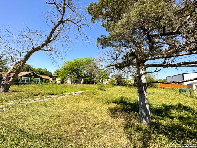 317 W Wright Blvd, Universal City, TX 78148