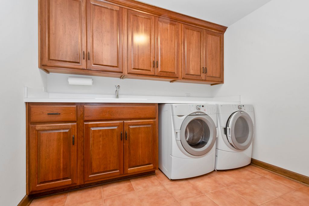 Image 11 of property listing at 16138 Hackney Drive, Orland Park, IL 60467