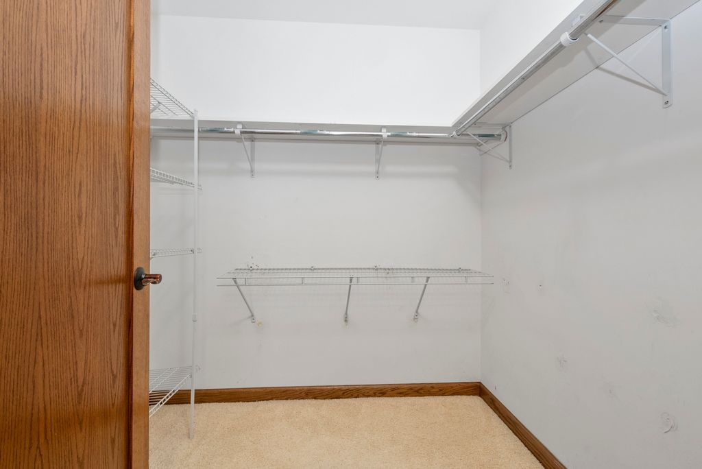 Image 15 of property listing at 16138 Hackney Drive, Orland Park, IL 60467